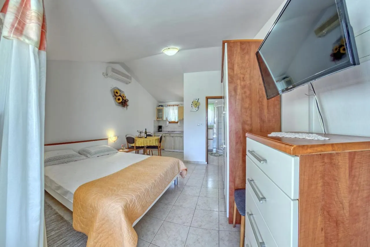 House Tiny House Villa Banjole
